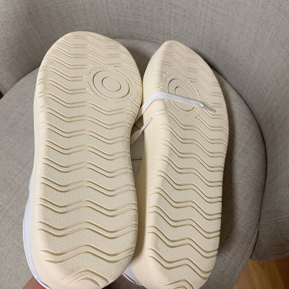 New IN BOX! New Balance CT302 in white/natural/baby pink - Picture 9 of 10